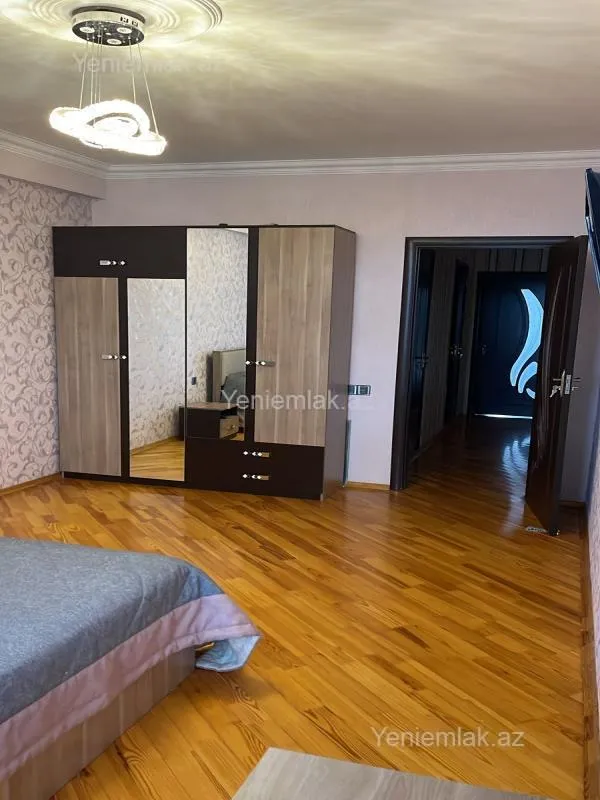 Satılır 3 otaqlı yeni tikili 125 m²