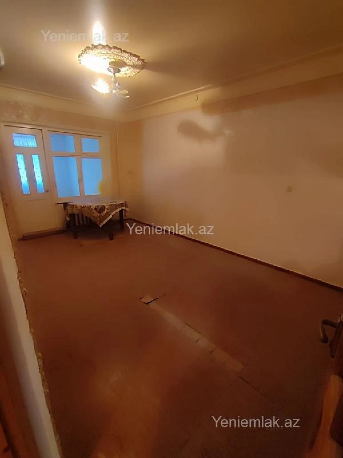 Satılır 2 otaqlı köhnə tikili 65 m²