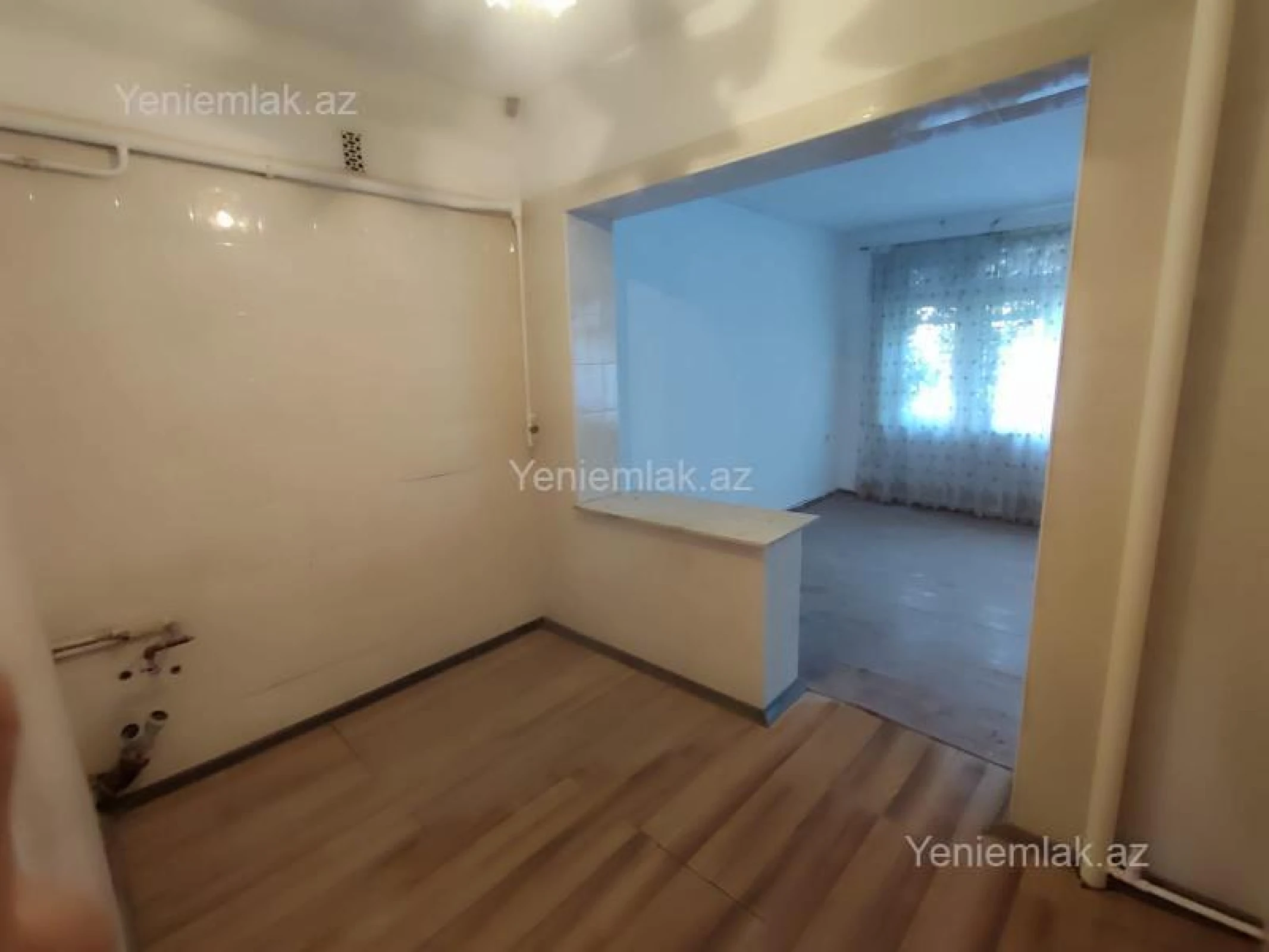 Satılır 2 otaqlı köhnə tikili 65 m²