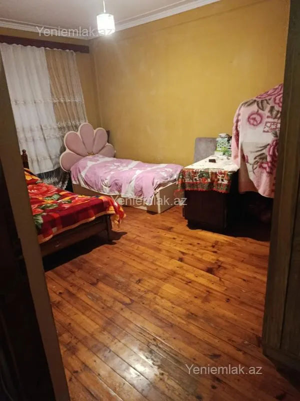 Satılır 3 otaqlı köhnə tikili 70 m²