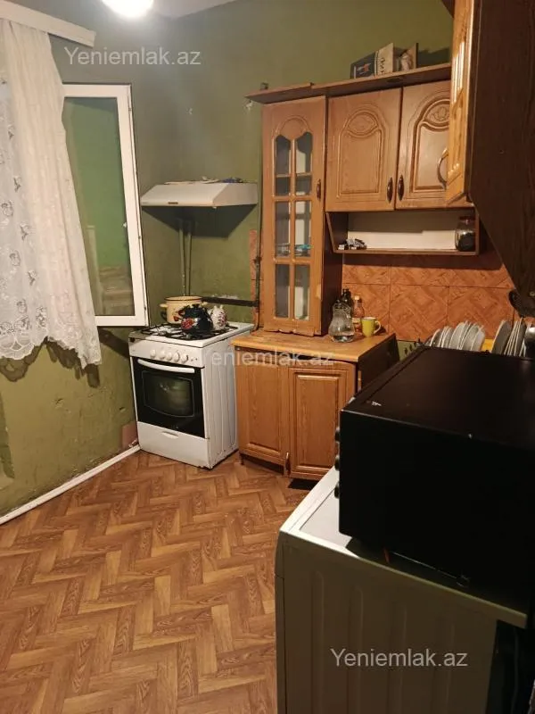 Satılır 3 otaqlı köhnə tikili 70 m²