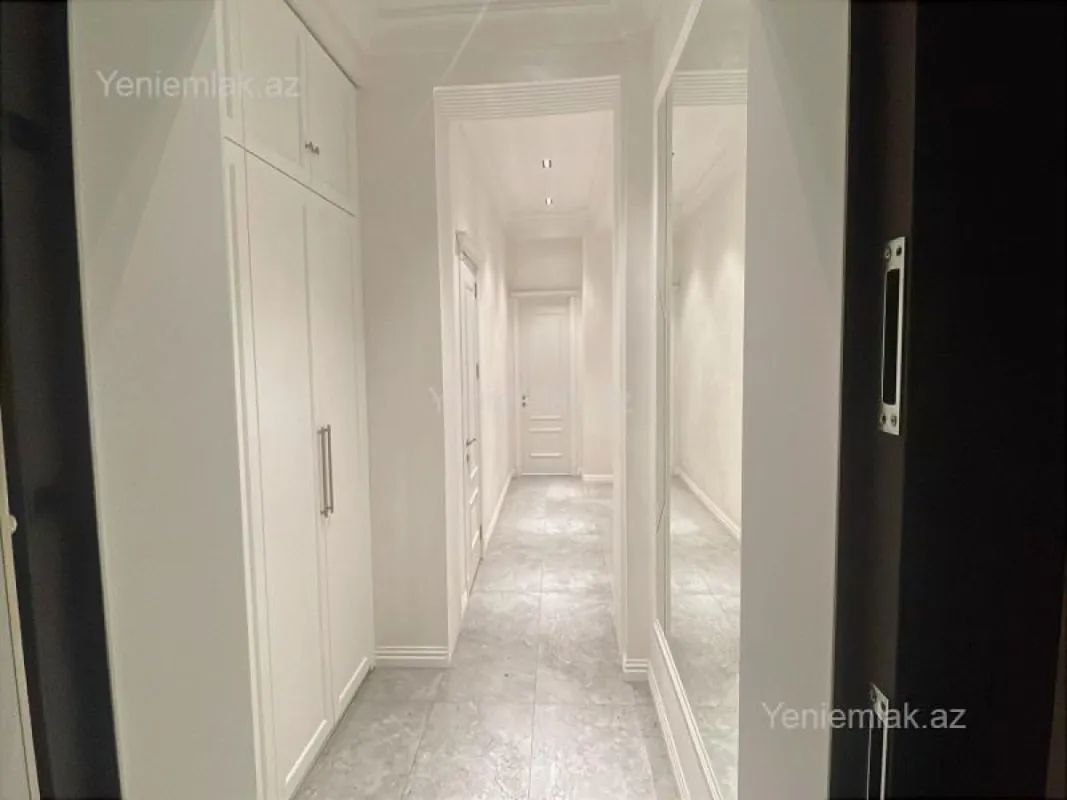 Satılır 3 otaqlı yeni tikili 140 m²