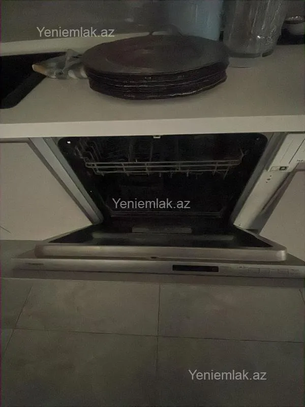 Satılır 3 otaqlı yeni tikili 140 m²