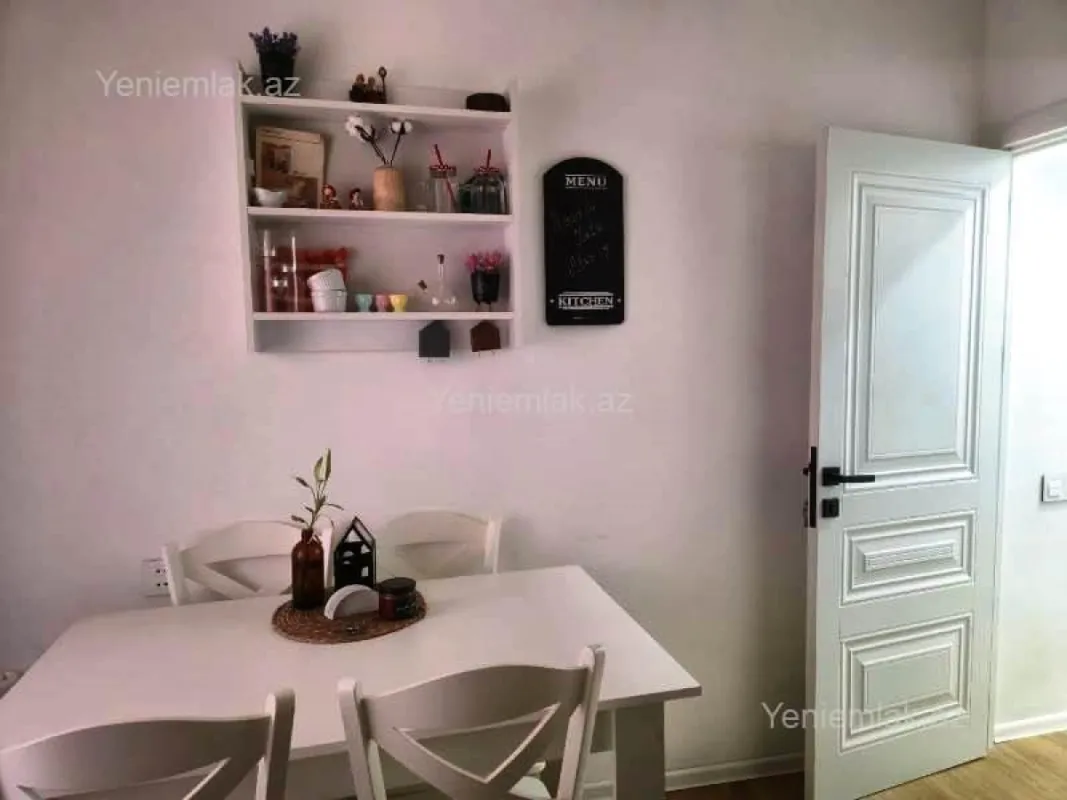 Satılır 2 otaqlı köhnə tikili 60 m²
