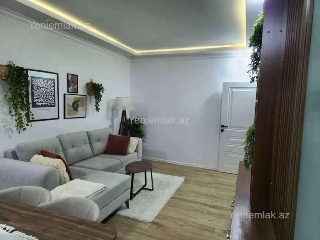 Satılır 2 otaqlı köhnə tikili 60 m²