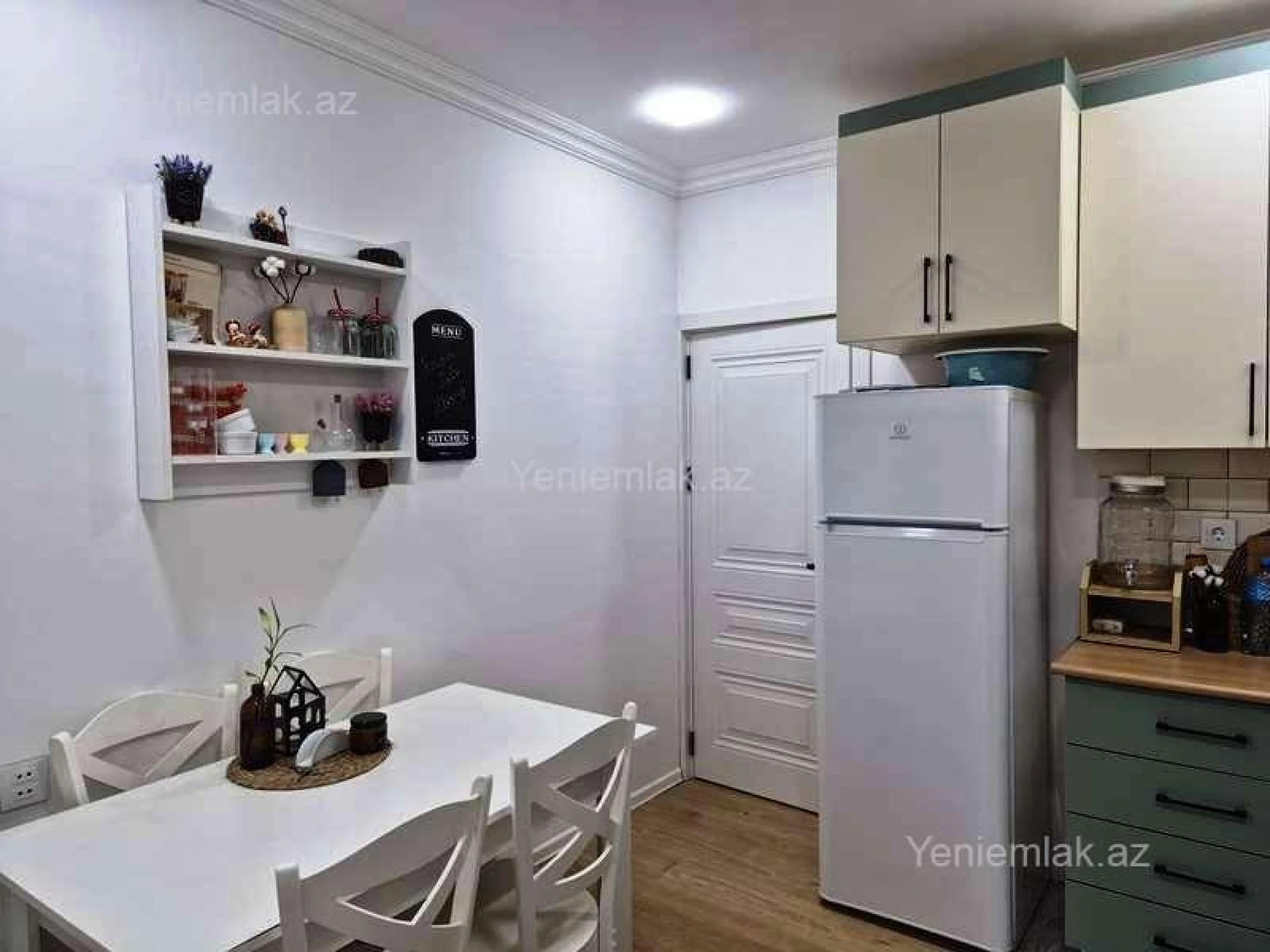 Satılır 2 otaqlı köhnə tikili 60 m²
