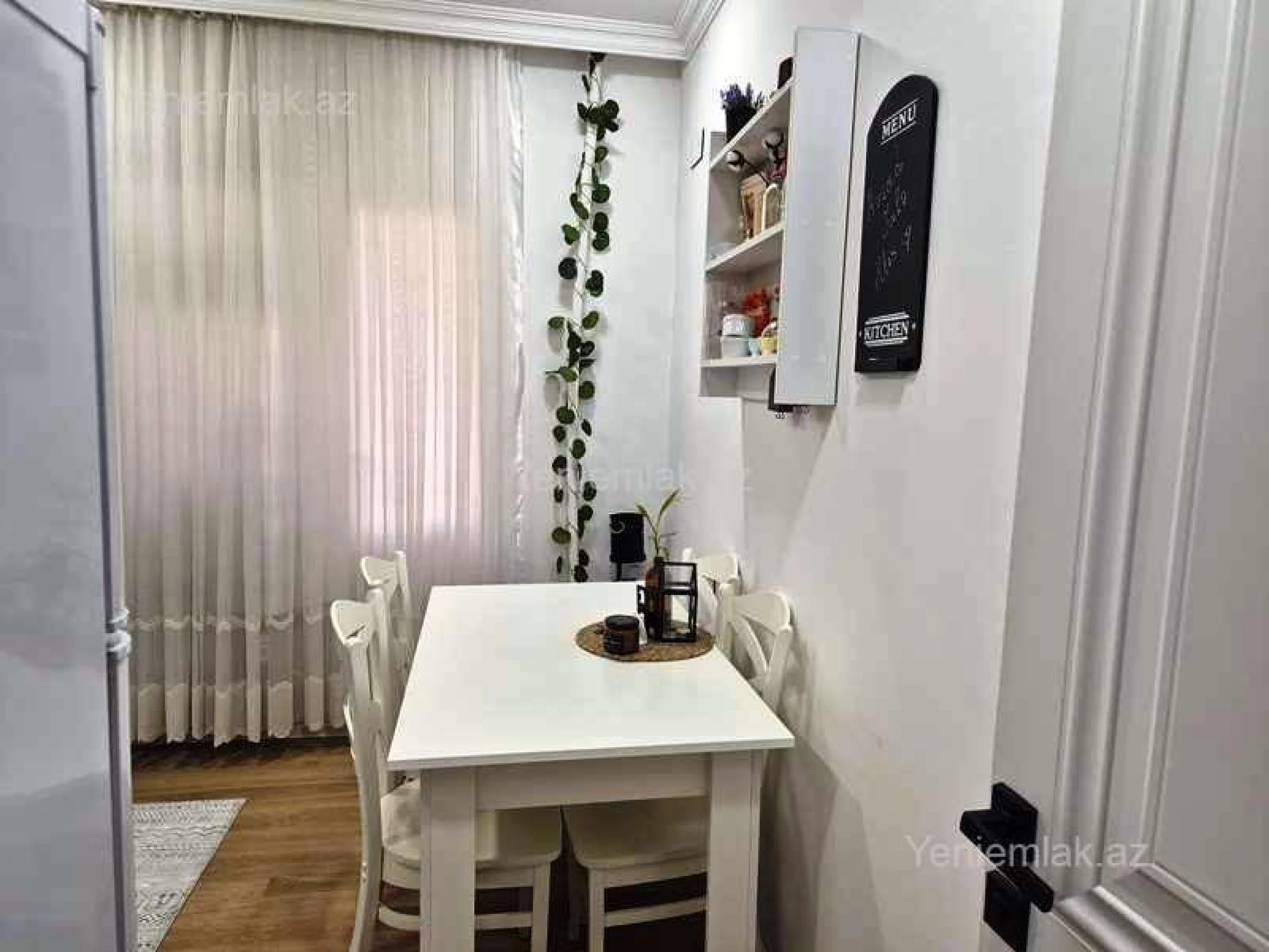 Satılır 2 otaqlı köhnə tikili 60 m²