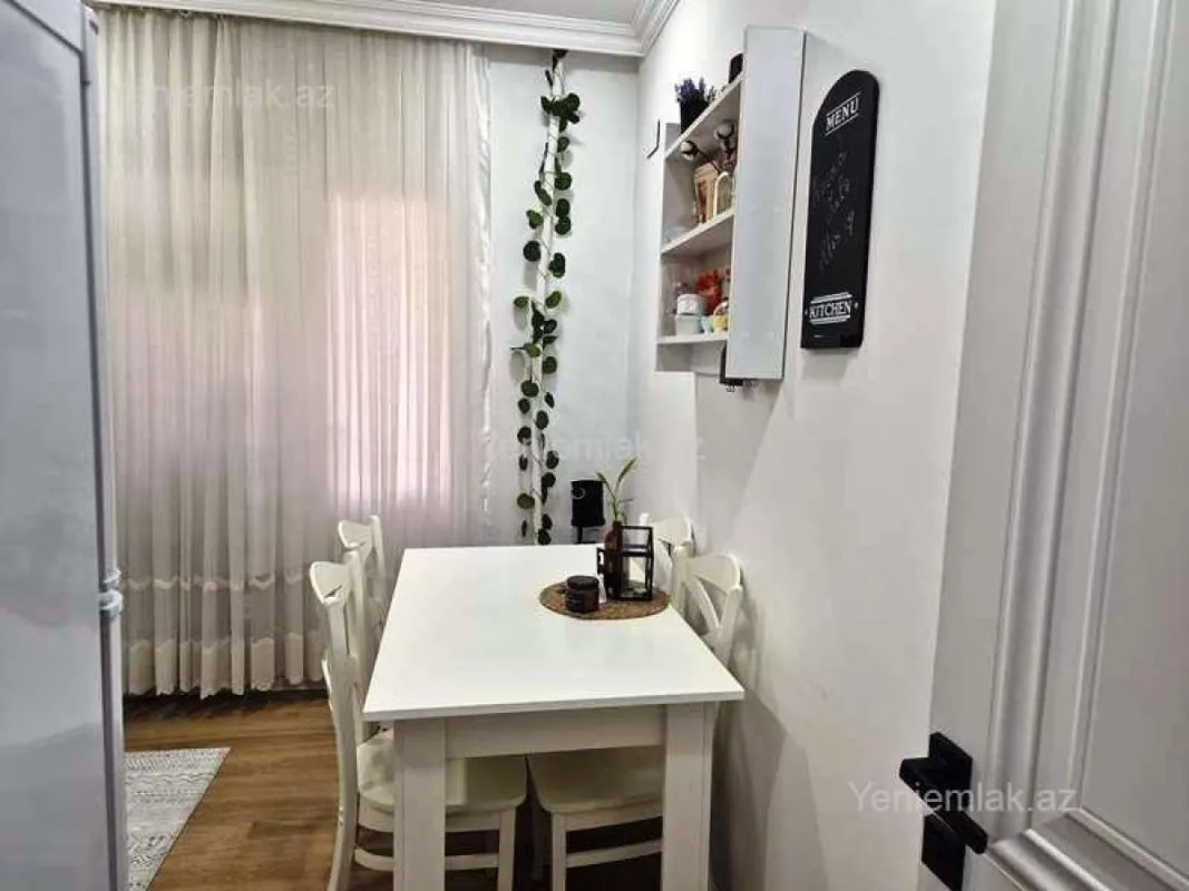 Satılır 2 otaqlı köhnə tikili 60 m²
