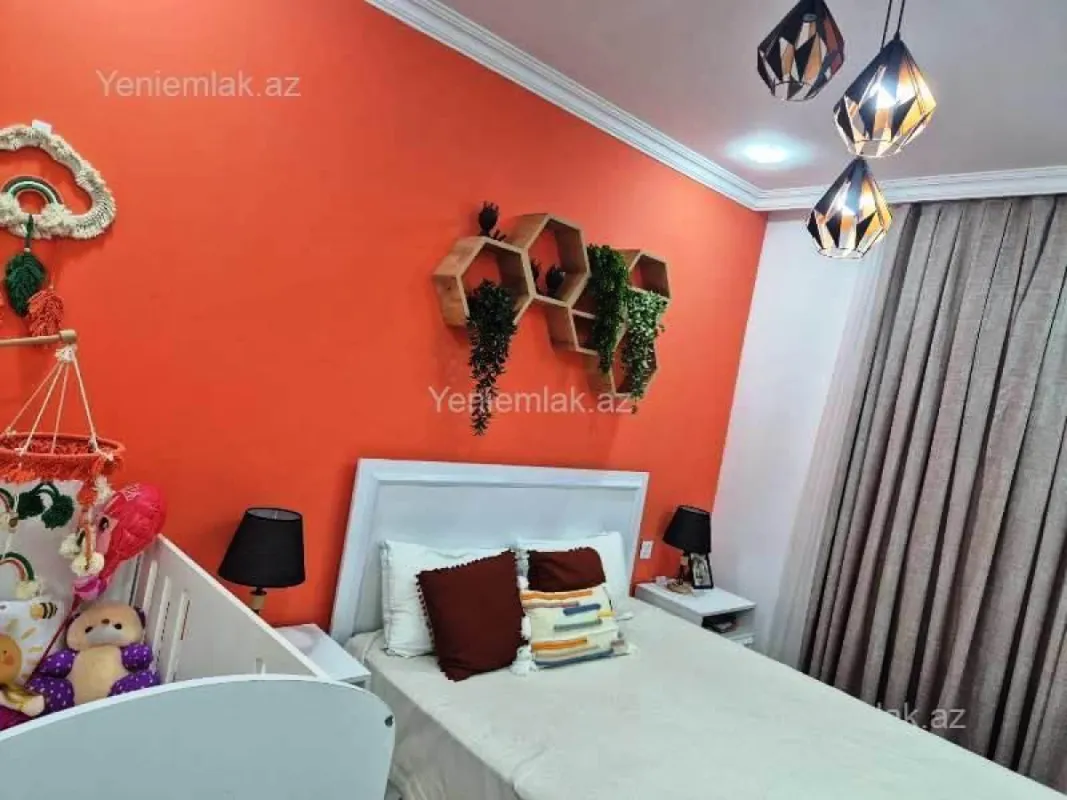 Satılır 2 otaqlı köhnə tikili 60 m²