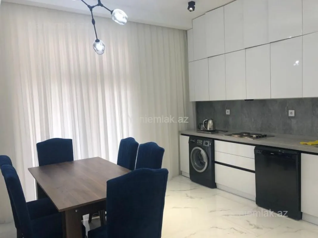 Satılır 4 otaqlı yeni tikili 170 m²