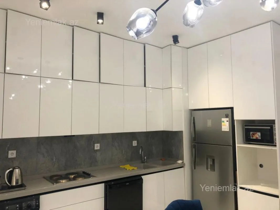 Satılır 4 otaqlı yeni tikili 170 m²