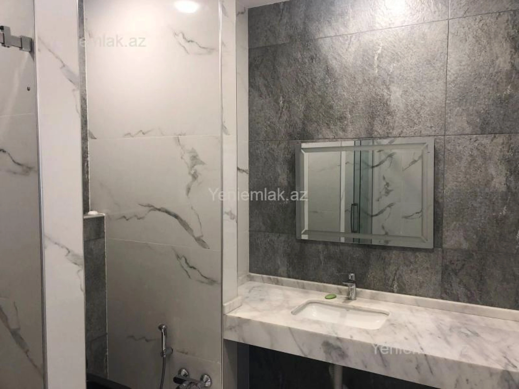 Satılır 4 otaqlı yeni tikili 170 m²