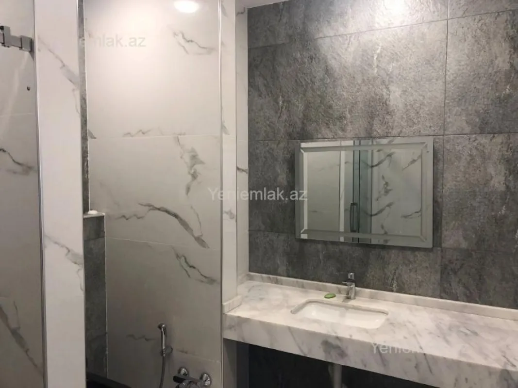 Satılır 4 otaqlı yeni tikili 170 m²