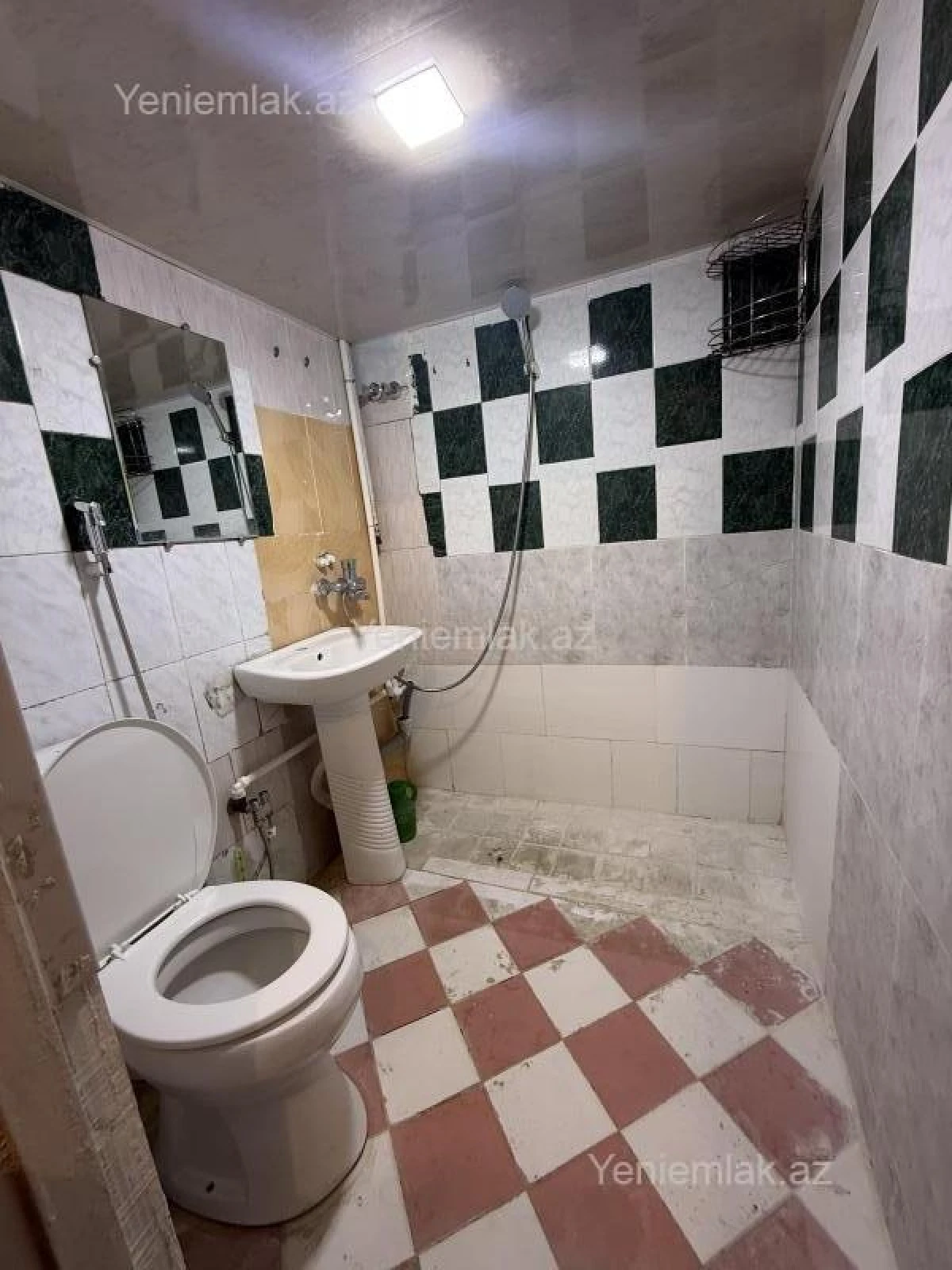 Satılır 2 otaqlı köhnə tikili 36 m²