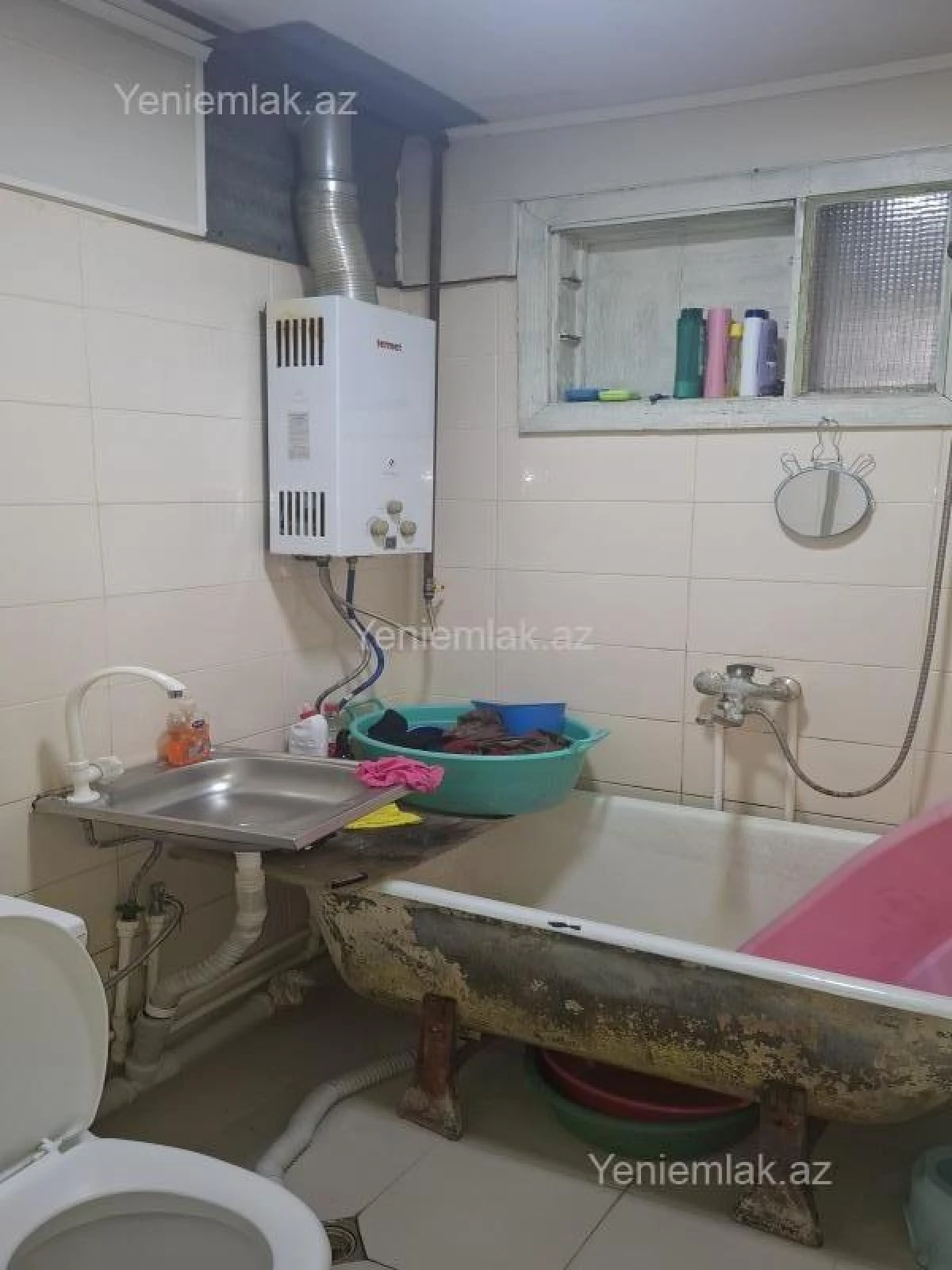 Satılır 1 otaqlı köhnə tikili 42 m²