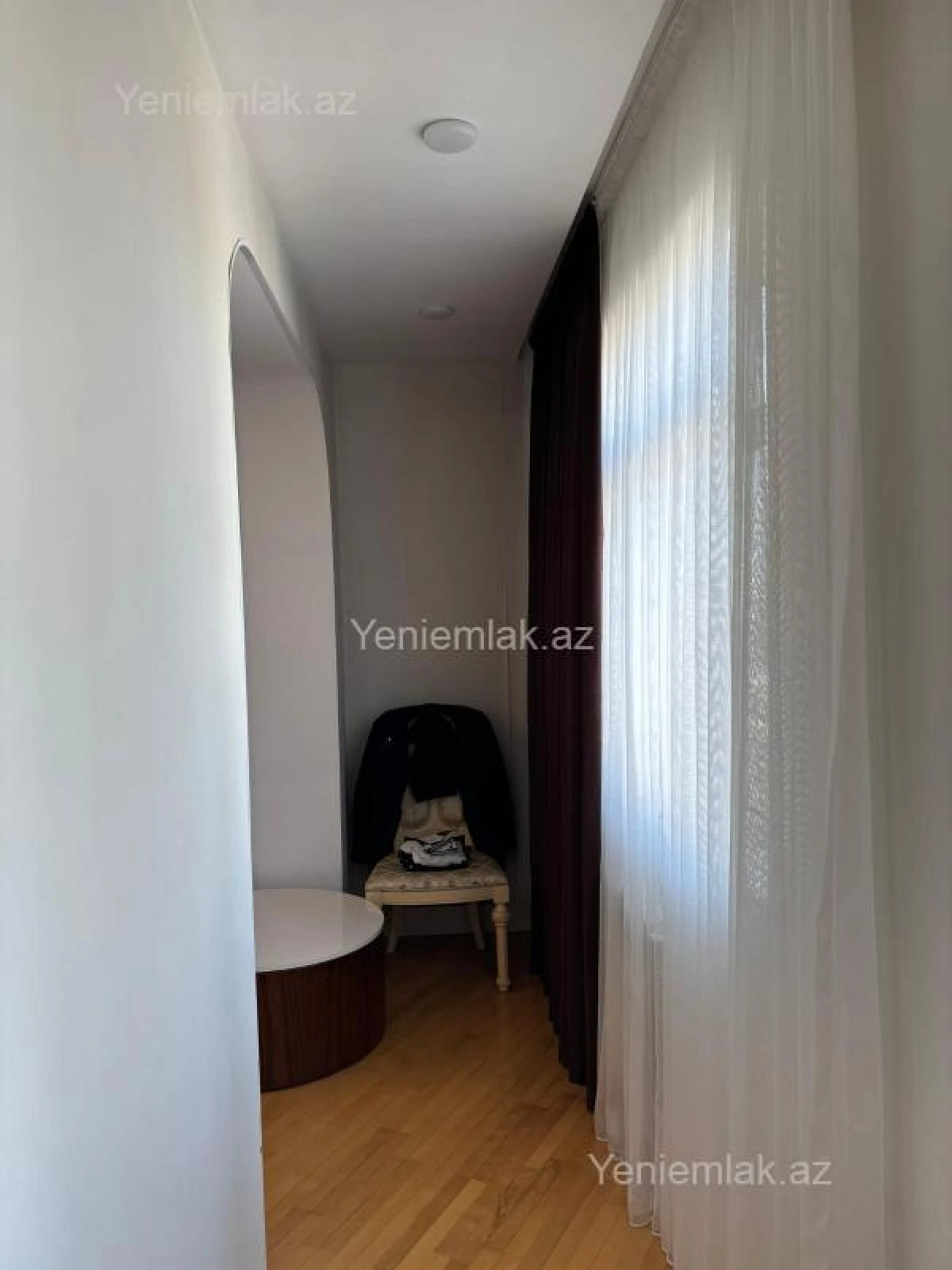 Satılır 4 otaqlı köhnə tikili 110 m²