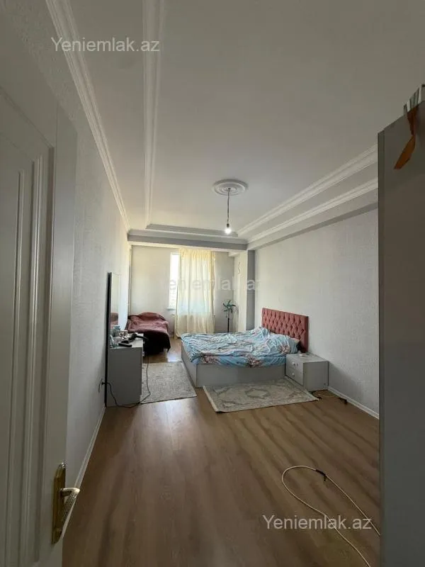 Satılır 2 otaqlı yeni tikili 72 m²