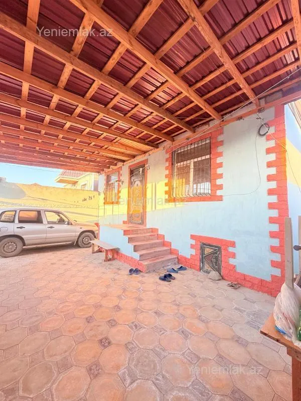 Satılır 3 otaqlı həyət evi 100 m²