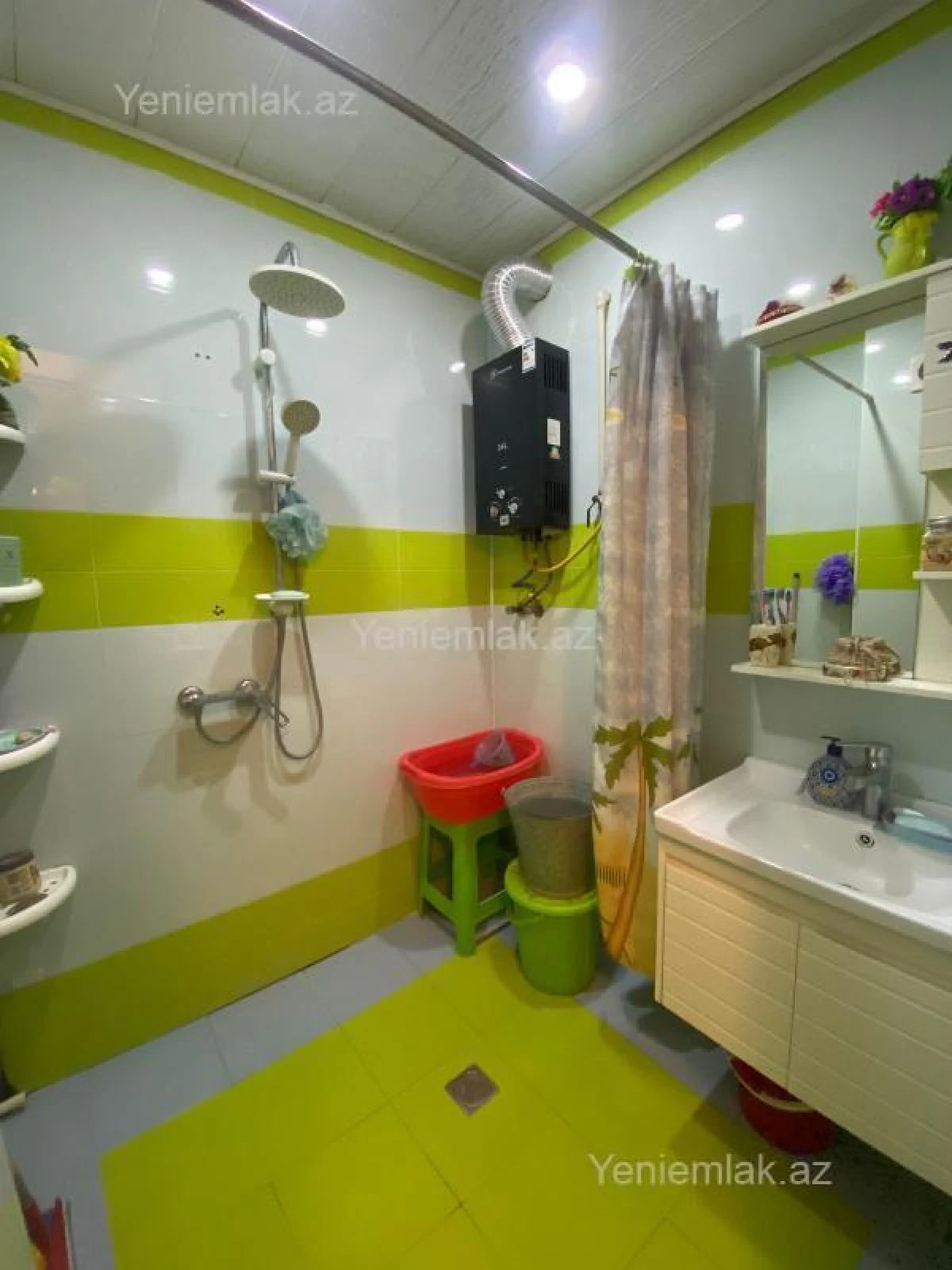 Satılır 3 otaqlı köhnə tikili 75 m²