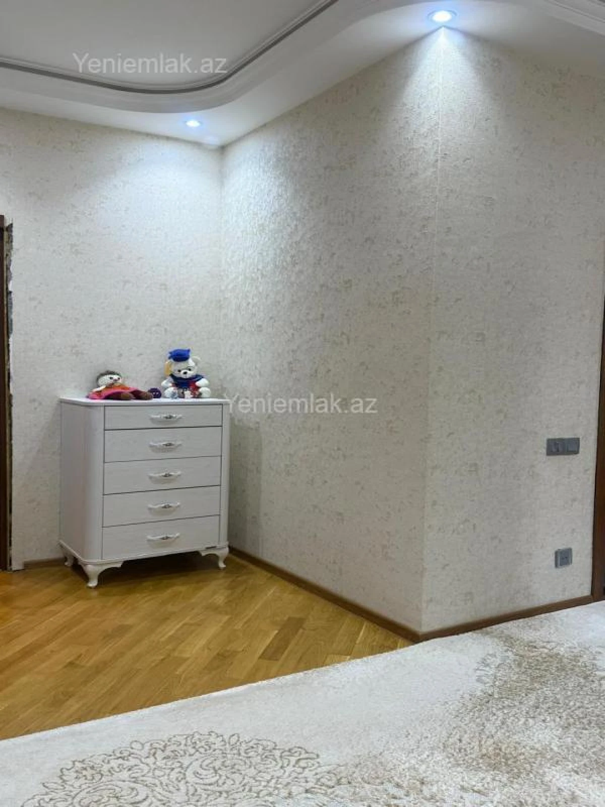 Satılır 3 otaqlı yeni tikili 140 m²