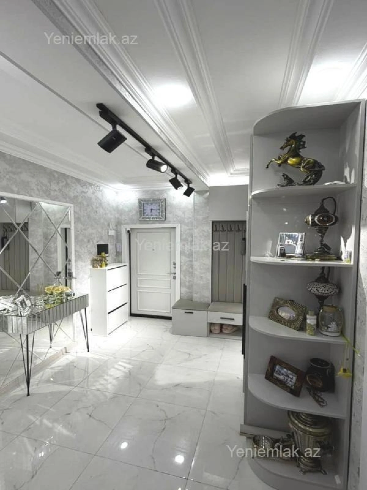 Satılır 2 otaqlı yeni tikili 68 m²