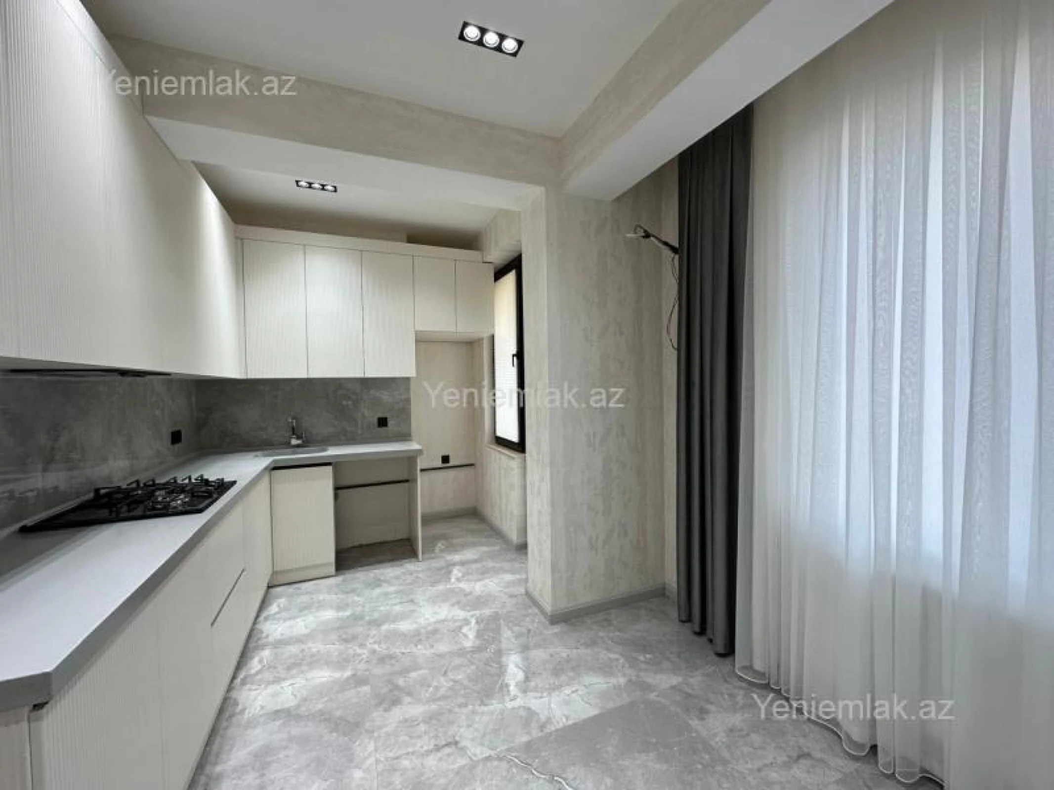 Satılır 2 otaqlı yeni tikili 80 m²