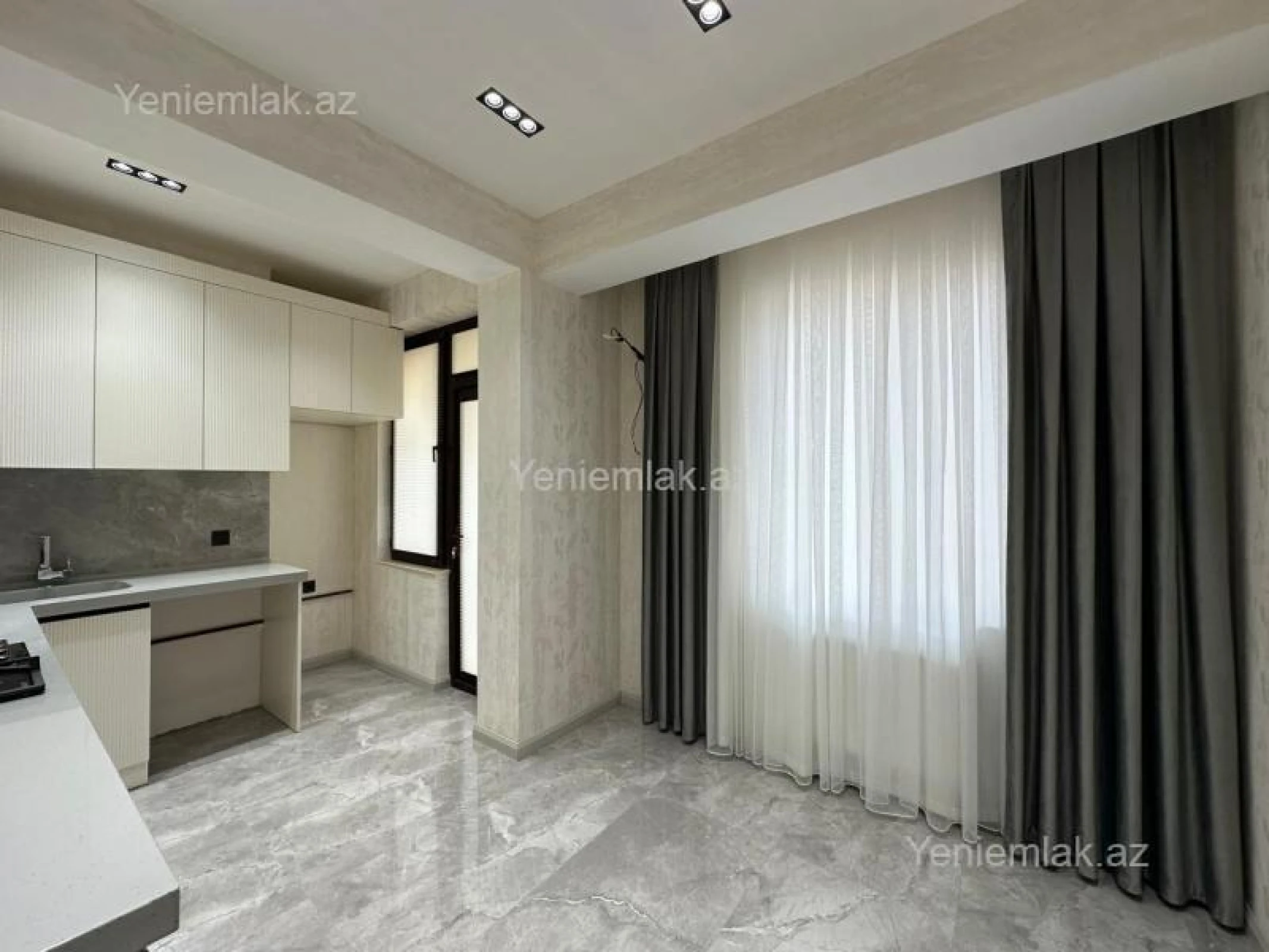 Satılır 2 otaqlı yeni tikili 80 m²