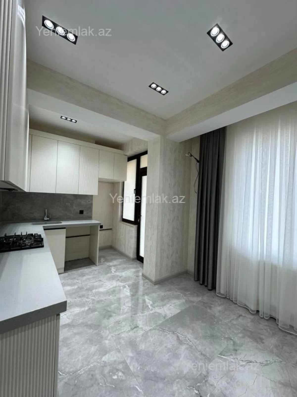 Satılır 2 otaqlı yeni tikili 80 m²