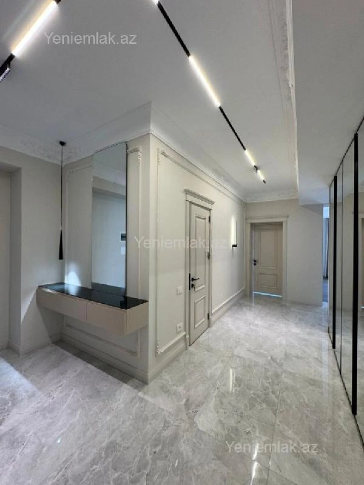 Satılır 3 otaqlı yeni tikili 127.5 m²