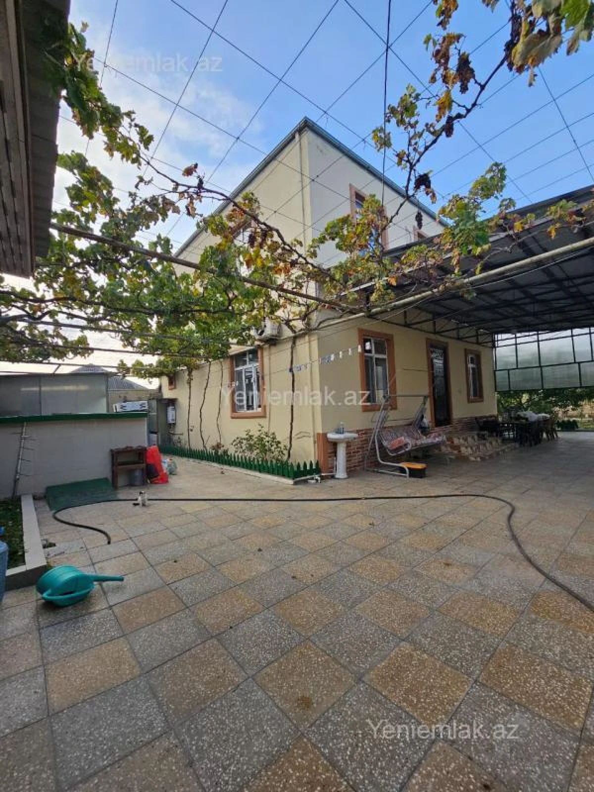 Satılır 4 otaqlı həyət evi 180 m²