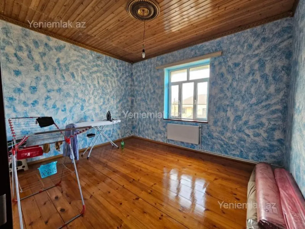 Satılır 4 otaqlı həyət evi 180 m²