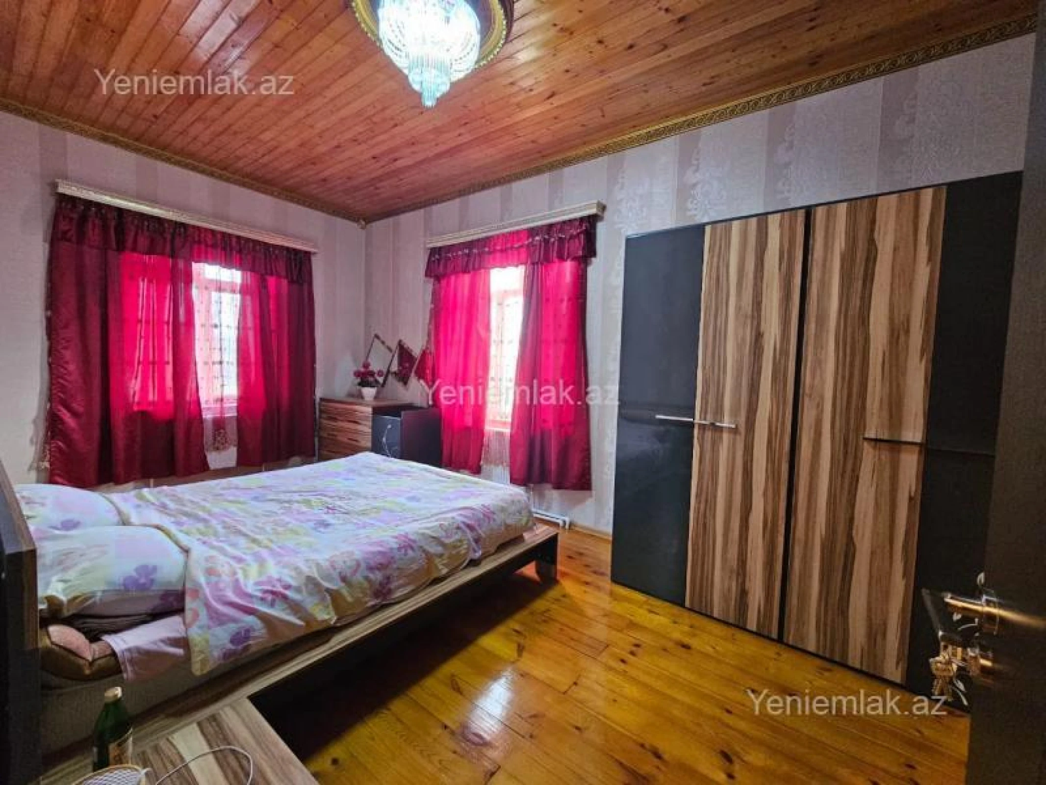 Satılır 4 otaqlı həyət evi 180 m²