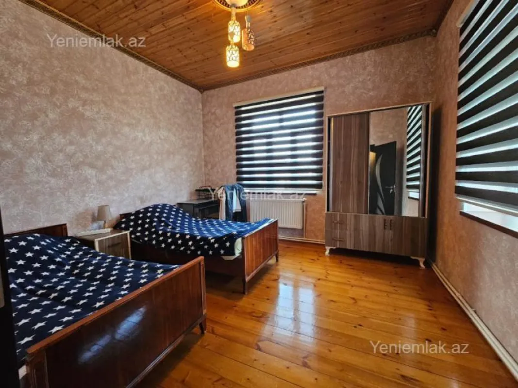Satılır 4 otaqlı həyət evi 180 m²