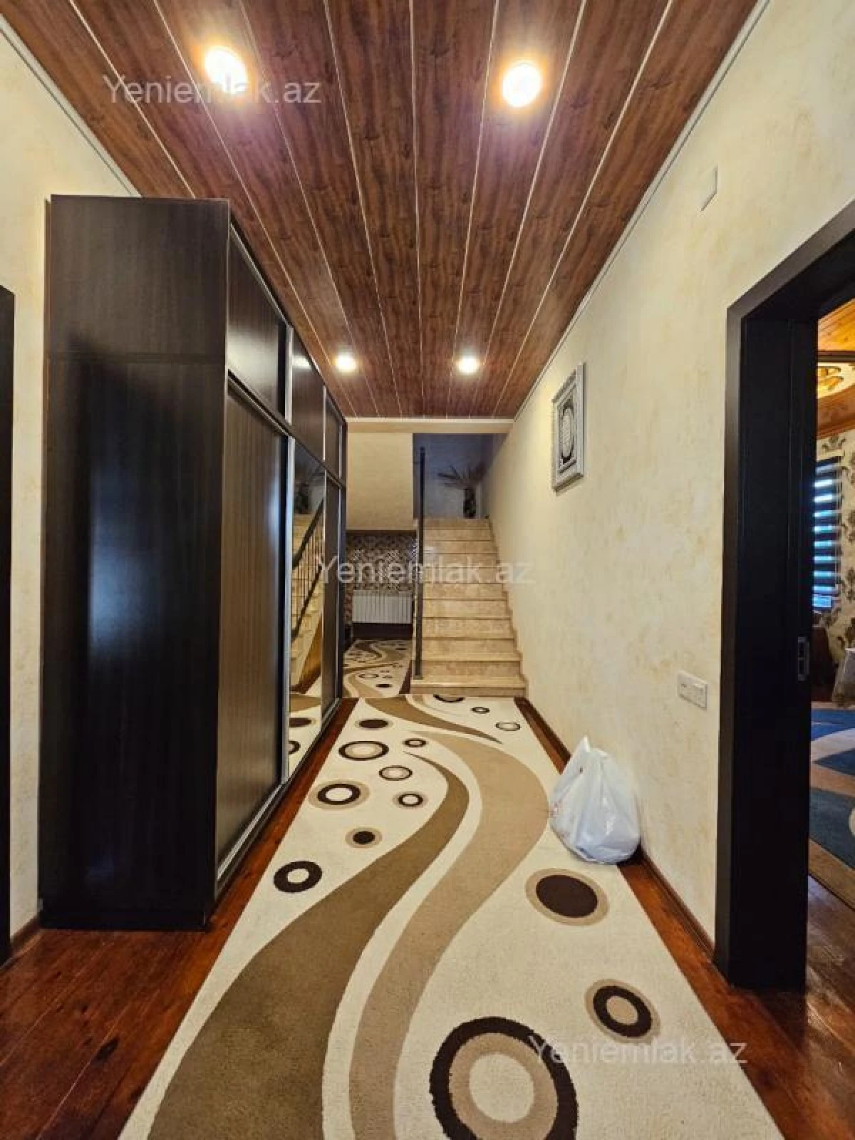 Satılır 4 otaqlı həyət evi 180 m²