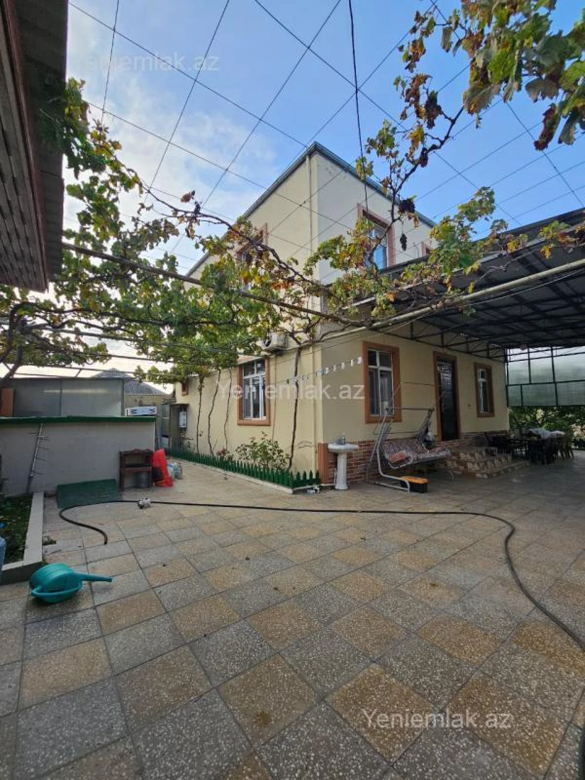 Satılır 4 otaqlı həyət evi 180 m²