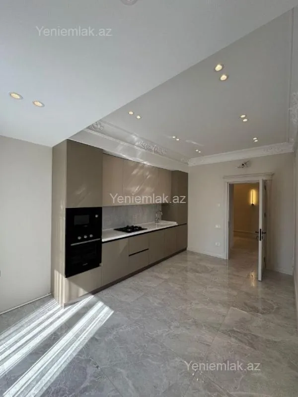 Satılır 3 otaqlı yeni tikili 127.5 m²