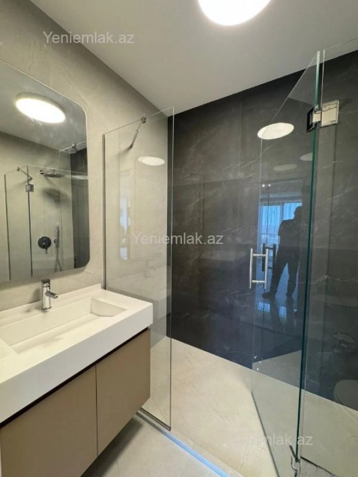 Satılır 3 otaqlı yeni tikili 127.5 m²