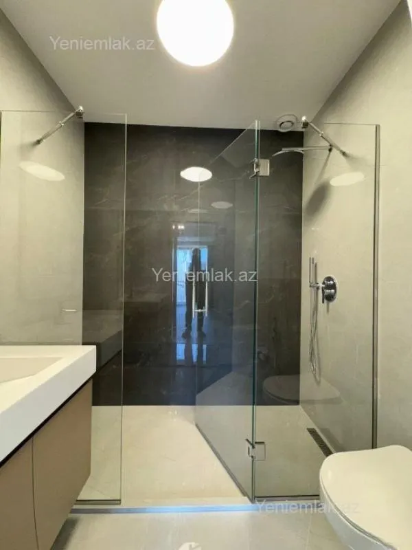 Satılır 3 otaqlı yeni tikili 127.5 m²