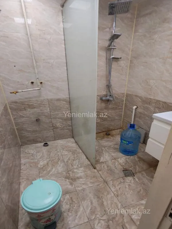 Satılır 2 otaqlı köhnə tikili 55 m²