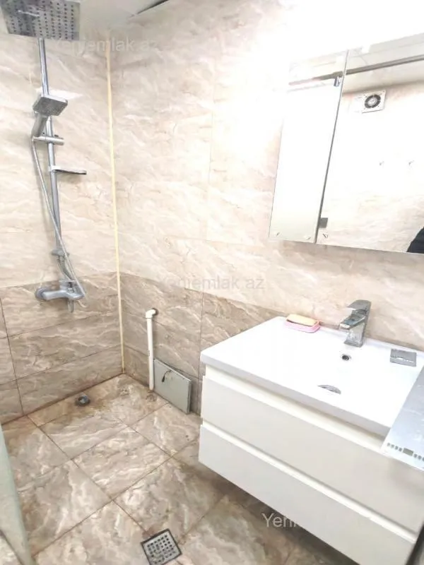 Satılır 2 otaqlı köhnə tikili 55 m²