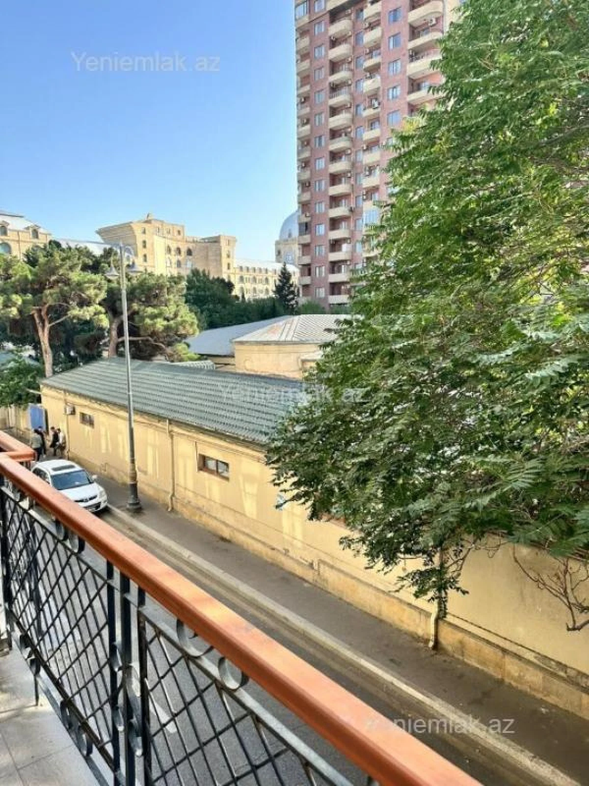 Satılır 2 otaqlı köhnə tikili 80 m²