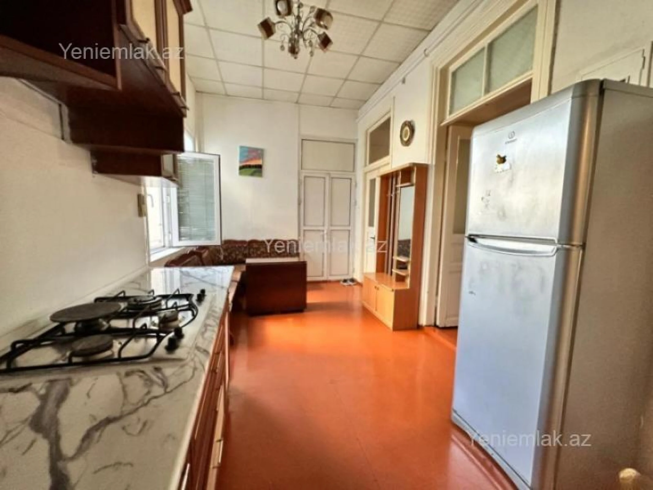 Satılır 2 otaqlı köhnə tikili 80 m²