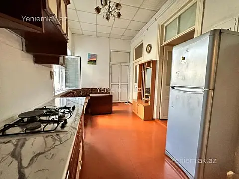 Satılır 2 otaqlı köhnə tikili 80 m²