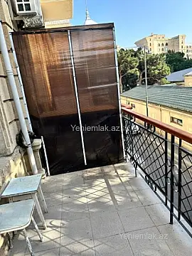 Satılır 2 otaqlı köhnə tikili 80 m²