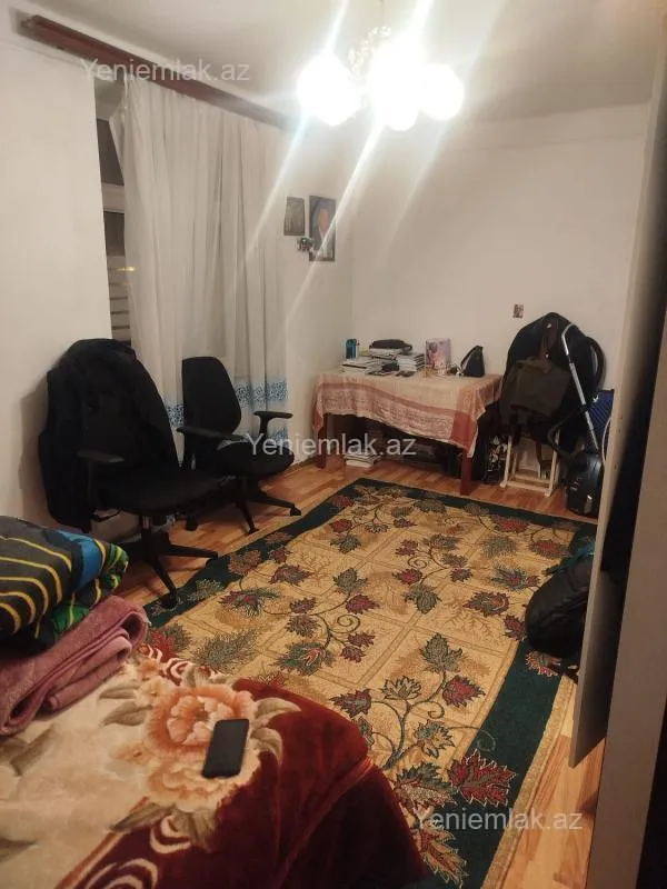 Satılır 1 otaqlı köhnə tikili 40 m²