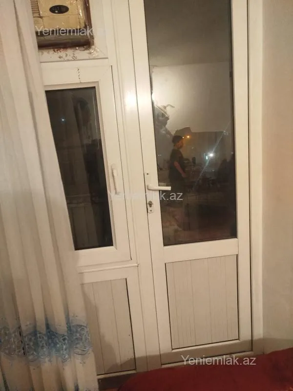 Satılır 1 otaqlı köhnə tikili 40 m²