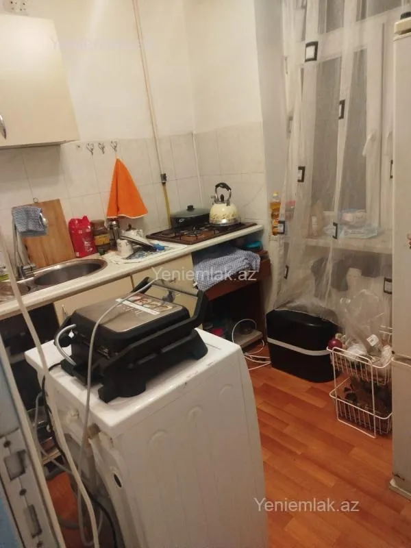 Satılır 1 otaqlı köhnə tikili 40 m²