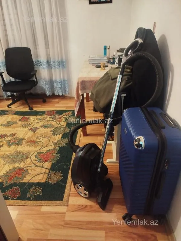 Satılır 1 otaqlı köhnə tikili 40 m²