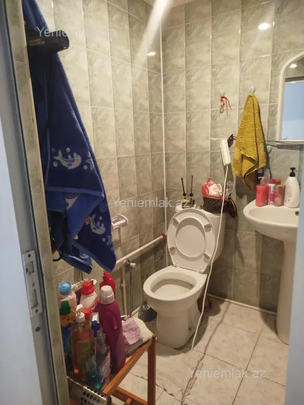Satılır 1 otaqlı köhnə tikili 40 m²