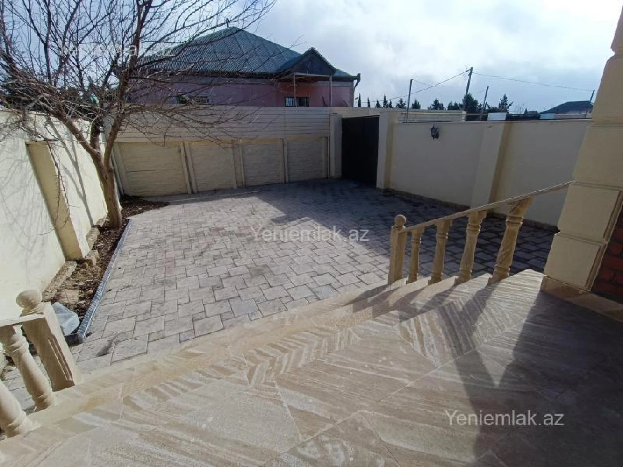 Satılır 4 otaqlı həyət evi 140 m²